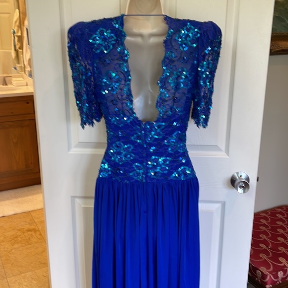 VINTAGE (80s) Blue Sequined Formal Gown / Dress - Picture 5 of 8